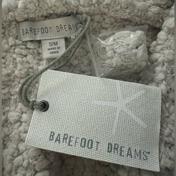 NWT Barefoot Dreams S/M Boucle Hooded Cardi in Almond - Picture 7 of 8
